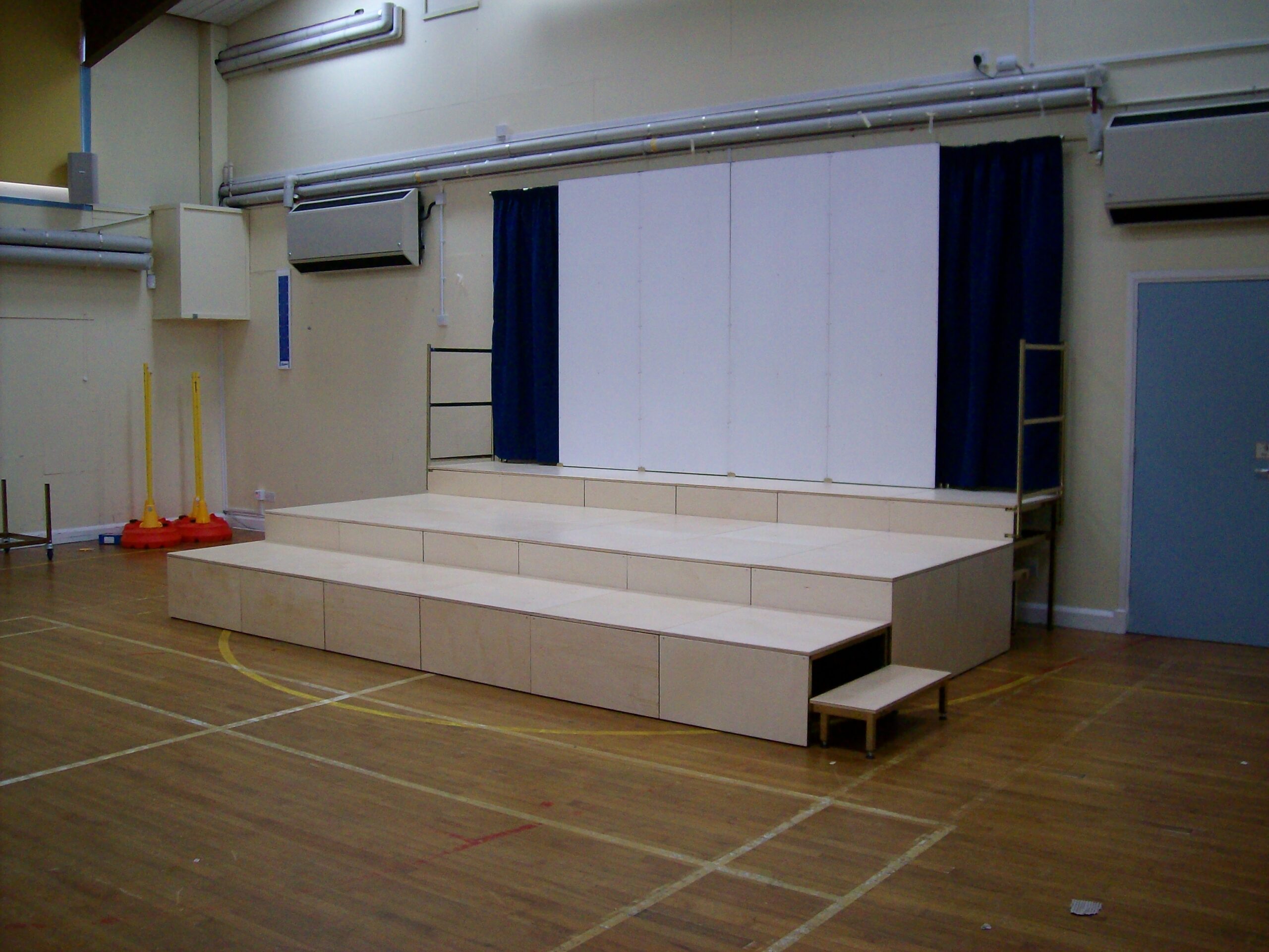 5 reasons to invest in school staging for your primary school - Portable Staging | Modular Stages | Unistage Ltd
